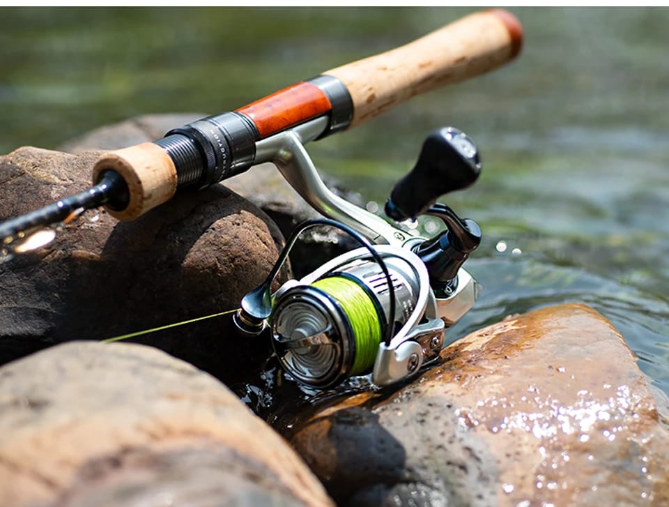 TSURINOYA Ultralight Carbon Spinning Fishing Reel LANIUS 800 1000 1500S 149g Shallow Spool Light Game Reel Stand Trout Wheel